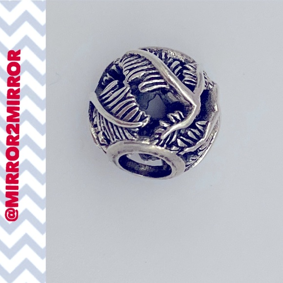 EUC authentic Pandora charm - Picture 1 of 4